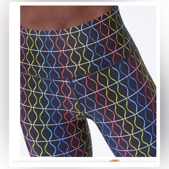 TEREZ ACTIVE WEAR  3” TALL BAND BLACK AND RAINBOW SOUND WAVES CAPRI LEGGINGS - Picture 10 of 13